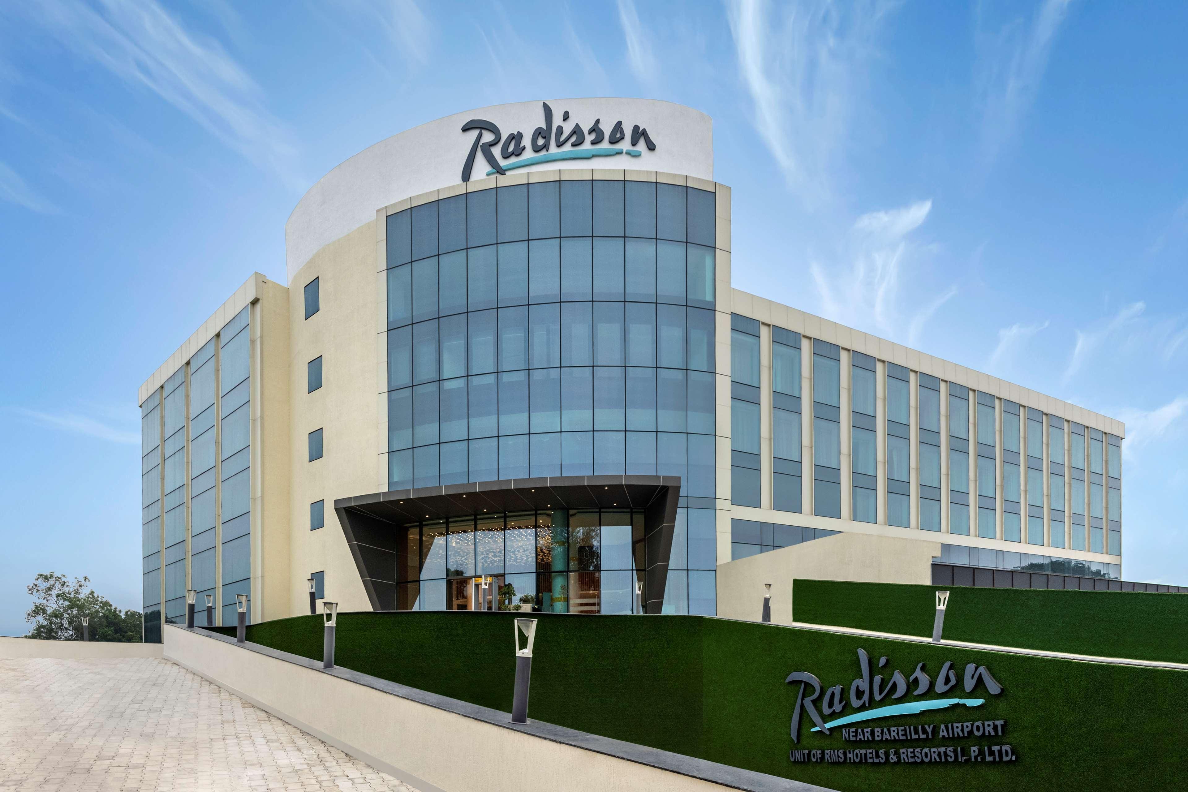 Radisson Hotel Bareilly Airport מראה חיצוני תמונה