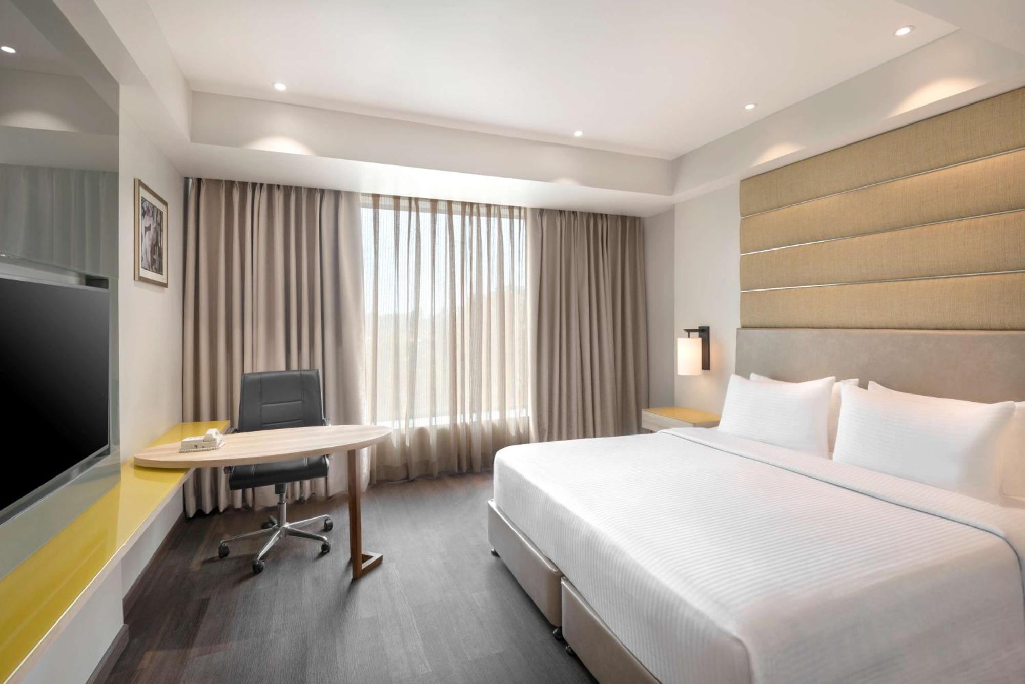 Radisson Hotel Bareilly Airport מראה חיצוני תמונה