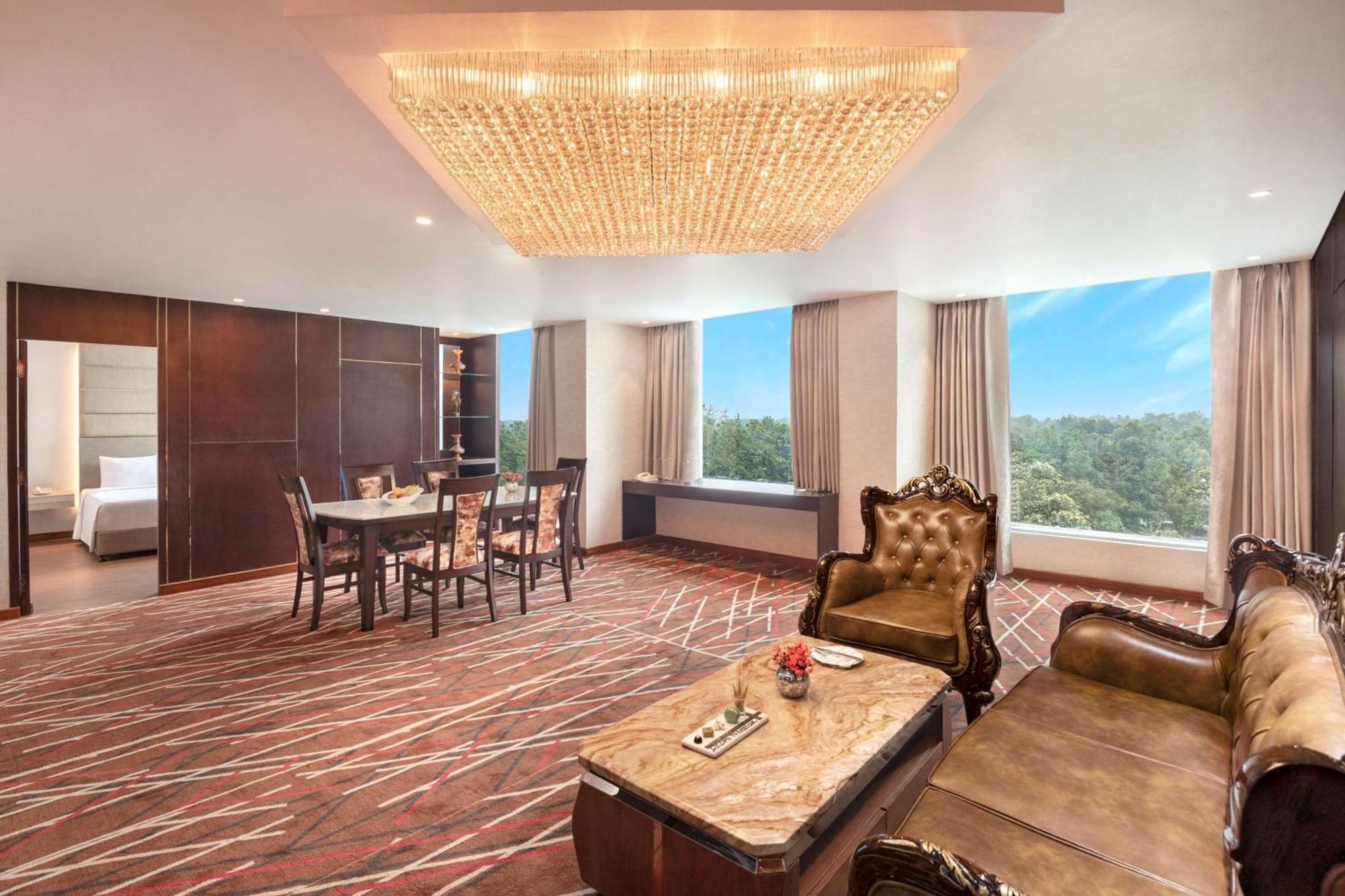 Radisson Hotel Bareilly Airport מראה חיצוני תמונה