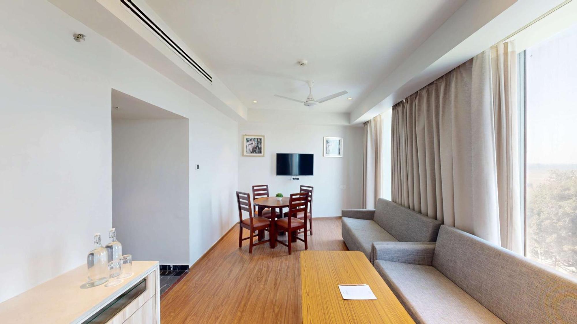 Radisson Hotel Bareilly Airport מראה חיצוני תמונה