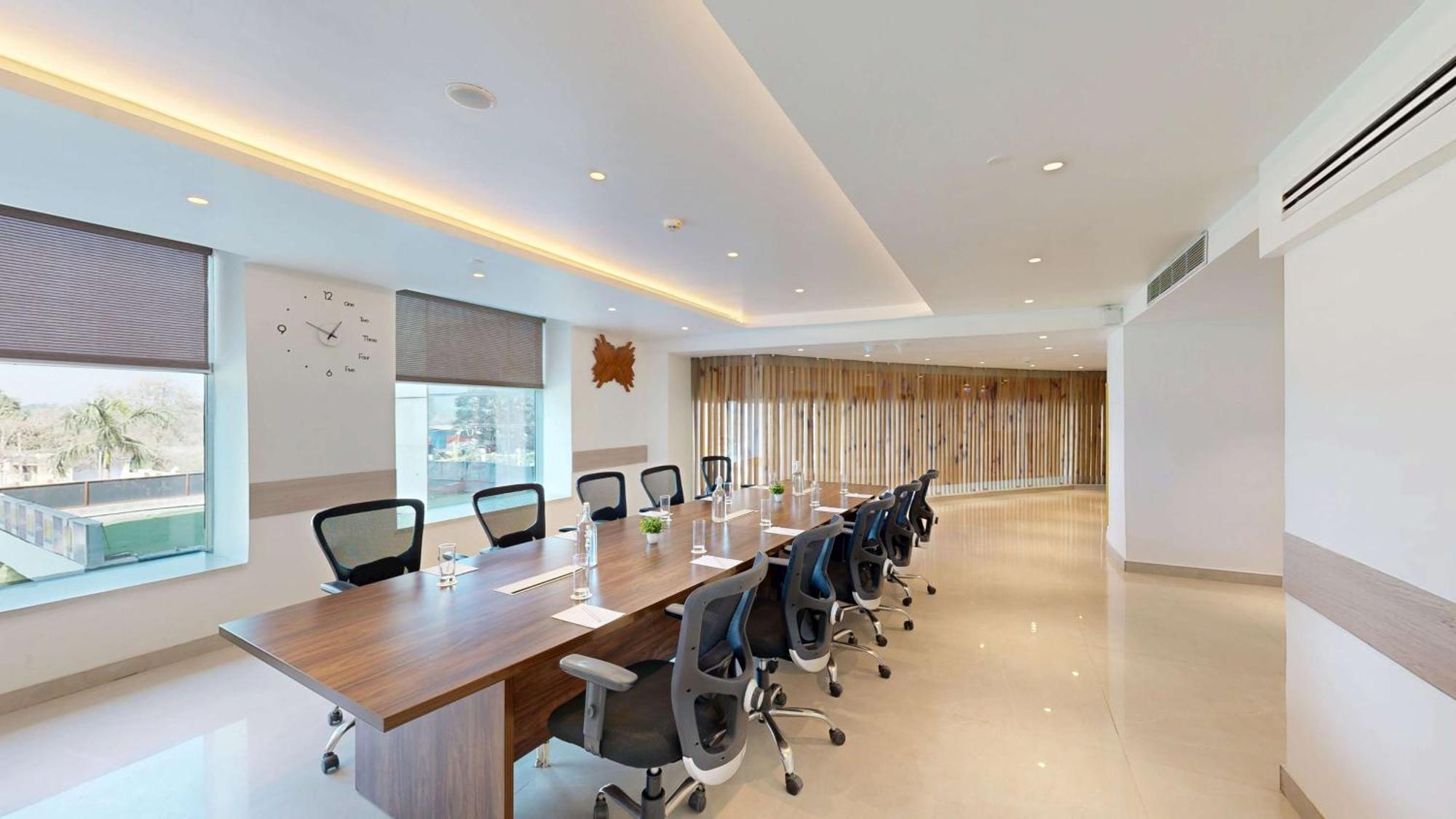 Radisson Hotel Bareilly Airport מראה חיצוני תמונה