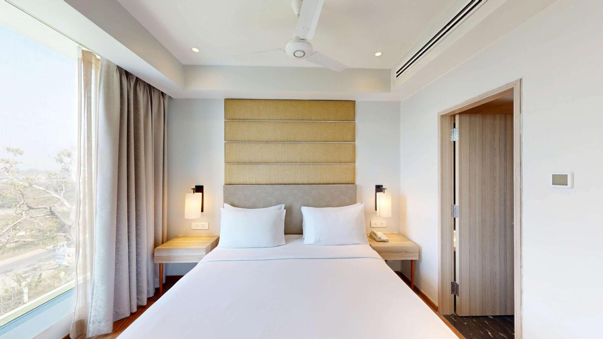 Radisson Hotel Bareilly Airport מראה חיצוני תמונה