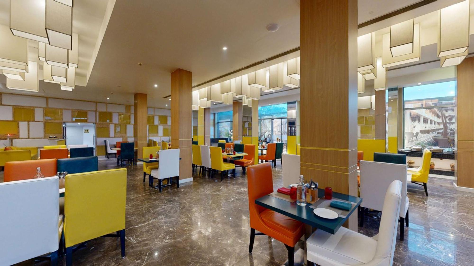 Radisson Hotel Bareilly Airport מראה חיצוני תמונה