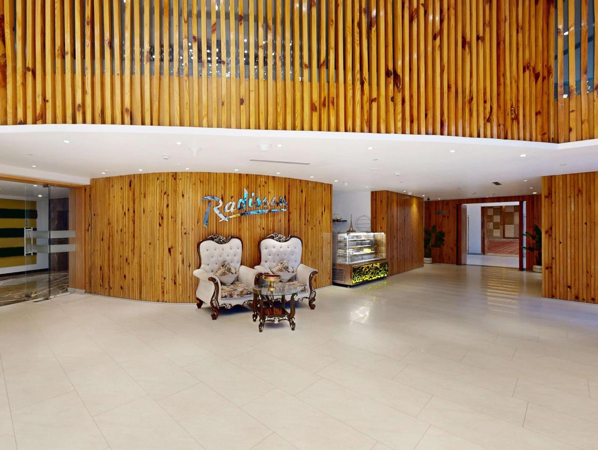Radisson Hotel Bareilly Airport מראה חיצוני תמונה
